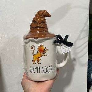 Harry Potter x rae Dunn GRYFFINDOR MUG WITH SORTING HAT lid